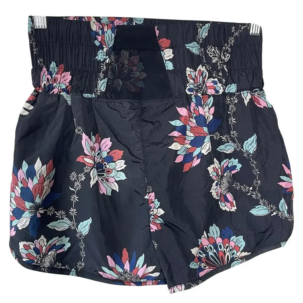 Free People Movement The Way Home Black Floral Shorts‎ Size M - Picture 2 of 8